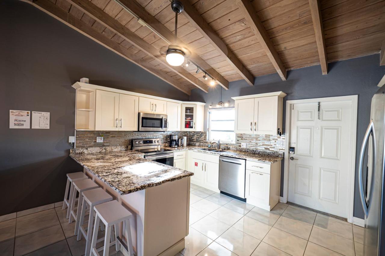 Villa Newly Renovated 3Br2Ba Duplex With Private Dock Key Colony Beach Exterior foto